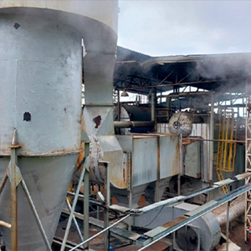 Caldeira Pontim <br> • Capacidade: 15.000 kg/h <br>• Pressão: 10 ba