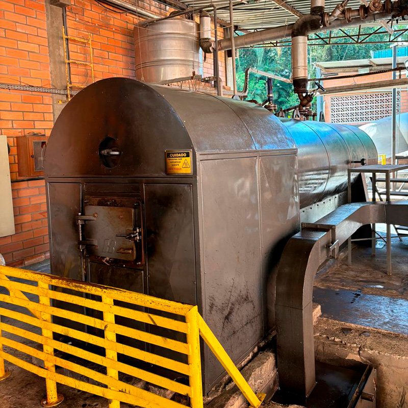 Caldeira Hbremer <br> • Capacidade: 1.500 kg/h <br>• Pressão: 10 bar